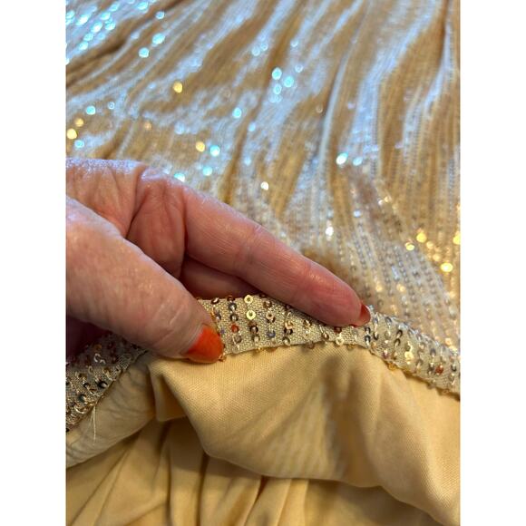 Giffniseti Sequin Gold Gown - Sze XL - Picture 8 of 16